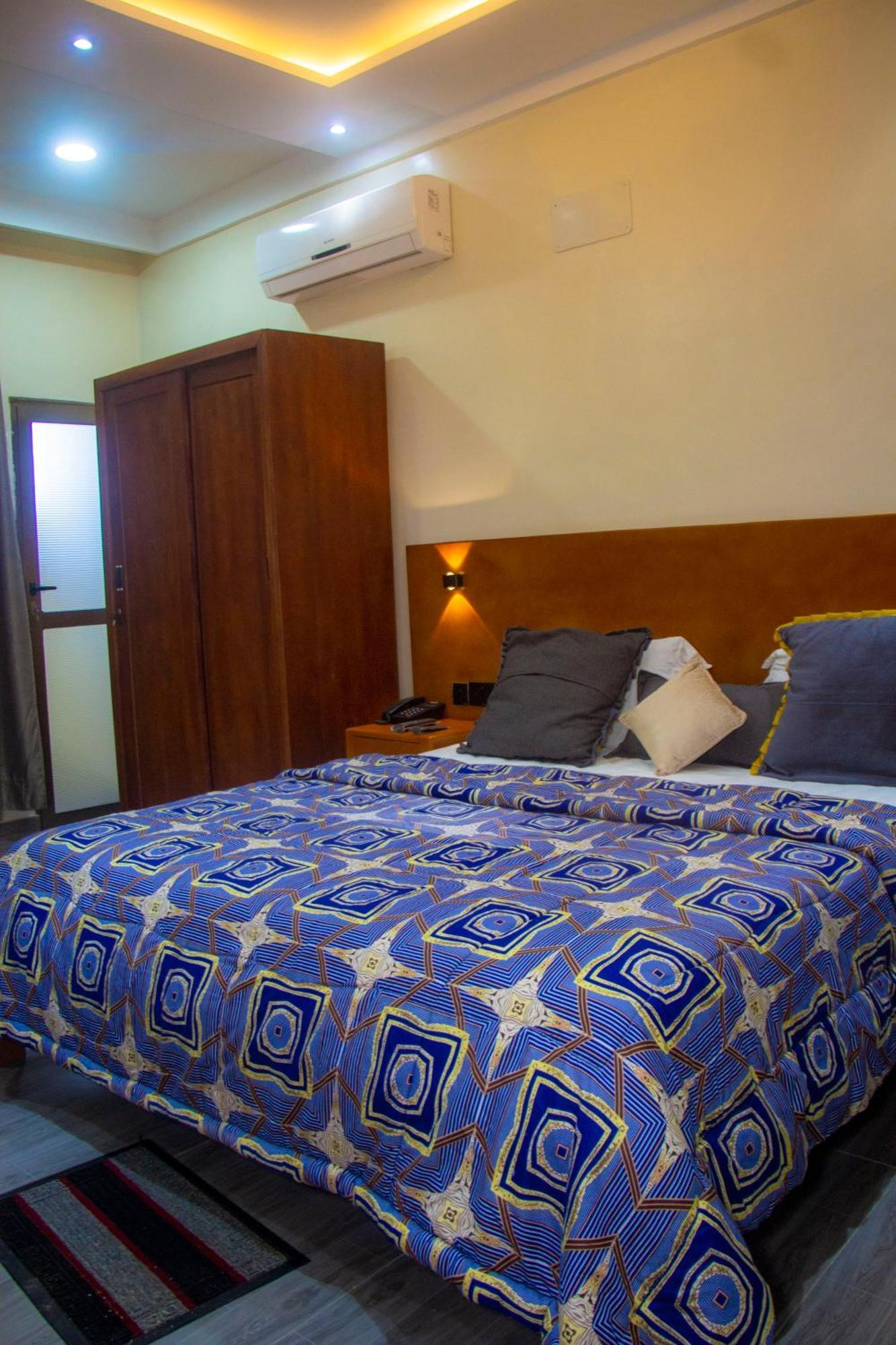 Hotel L'Apero Cotonou Exteriör bild